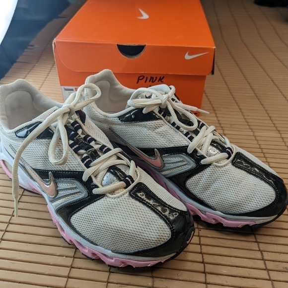 Nike Air BRS1000 Trail Running Womens Size 9. With original box. - Picture 3 of 10